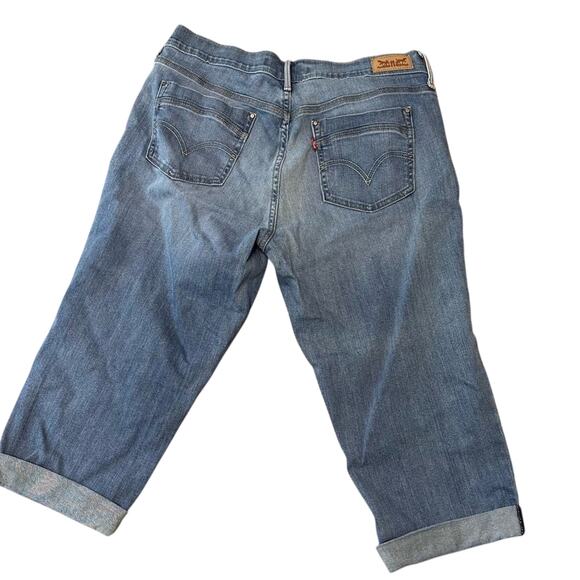Levi’s Women’s Sz 10 Classic Rolled Jean Denim Capri Pants Medium Wash Cotton - Picture 2 of 9